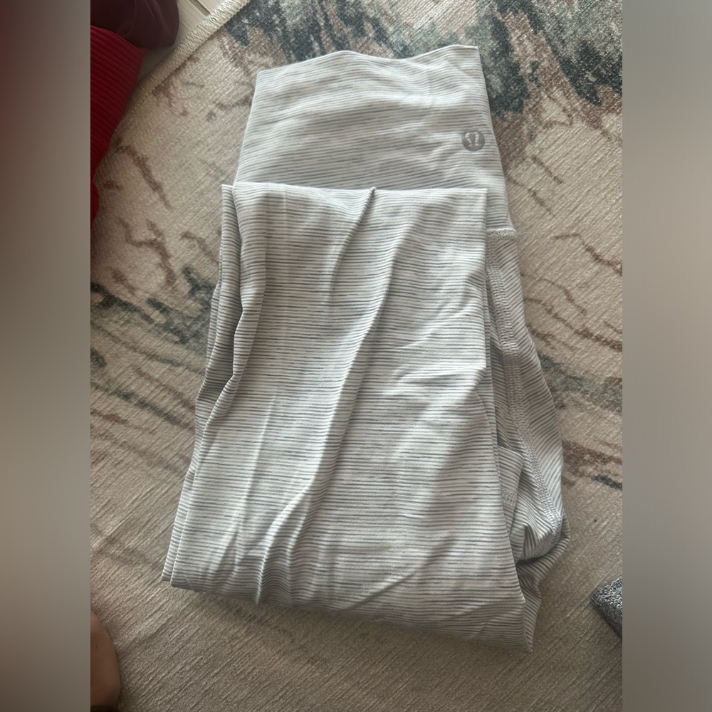 Lululemon Wunder Under Leggings size 2 25 length